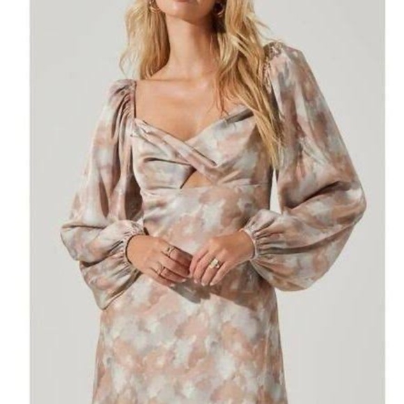 ASTR The Label Satin Twist Front Mini Dress Size Small NWT - Picture 3 of 11